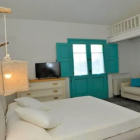 Li Tauli 3* أرتْساكينا