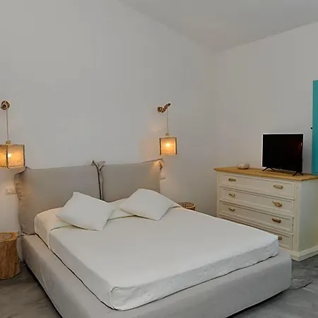 Li Tauli فندق مبيت وإفطار أرتْساكينا