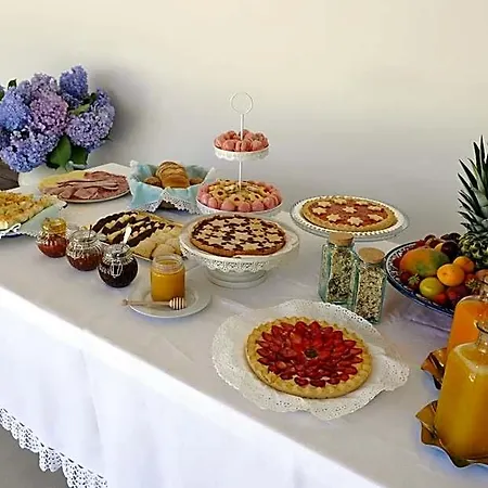 فندق مبيت وإفطار Li Tauli 3*