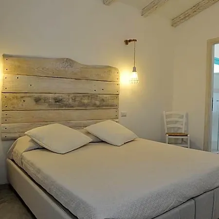 فندق مبيت وإفطار Li Tauli 3*